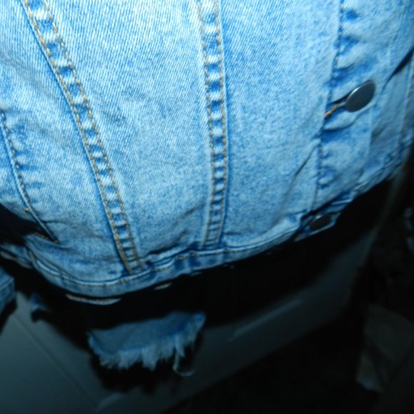 Driftwood Embroidered Denim Jean Jacket Light Wash Aztec Design 🆕NWT - Picture 9 of 14